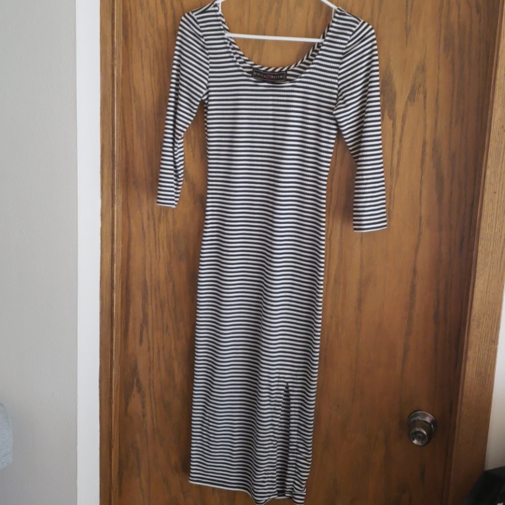 Ribbed bl&wh striped dress